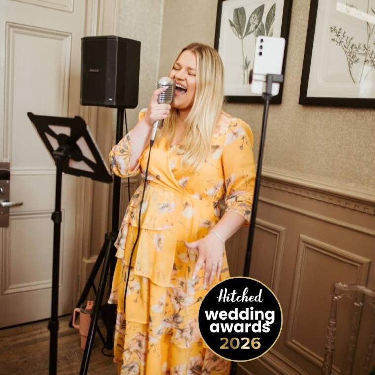 Emily Spink performing live wedding vocals at a luxury Berkshire wedding venue