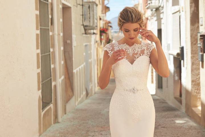 Clifford Burr Bridal,Bridal Wear in Hertfordshire, Romantica Katrina