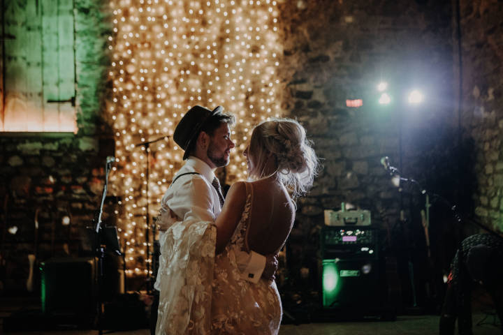 Eden Wedding Barn © Esme Whiteside Photography