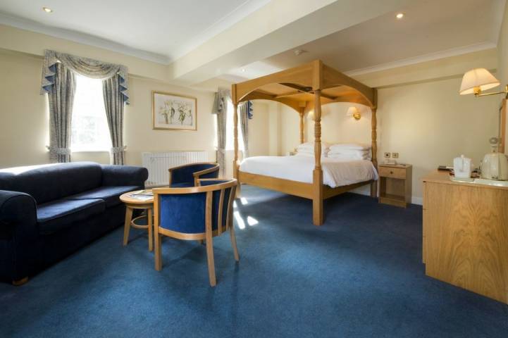 Moorhill House Hotel, Guest Accommodation in Hampshire
