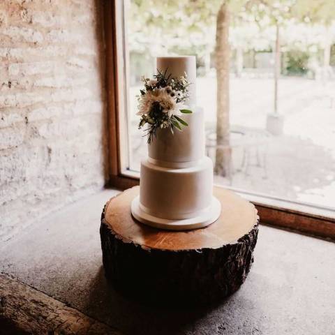 Lisa Adams Cakes Cakes and Sweet Treats in Buckinghamshire