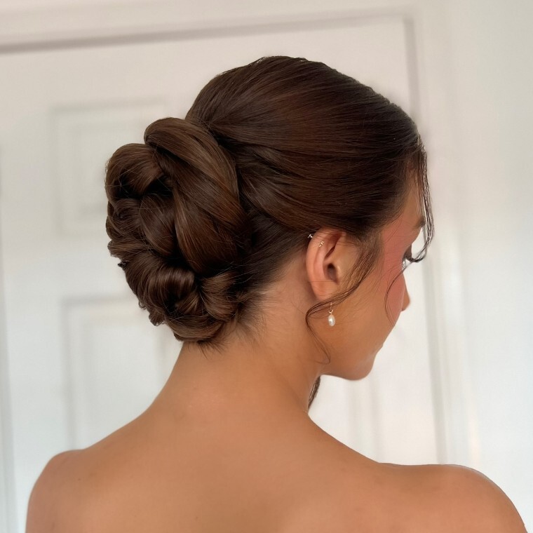 Volume low bun