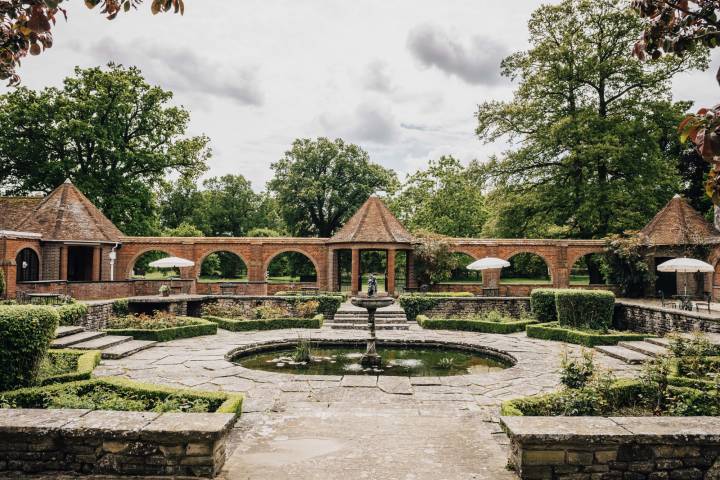 Italian garden at Milton Hill House