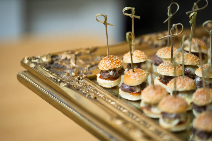 Mini Cheeseburgers, Tomato Relish