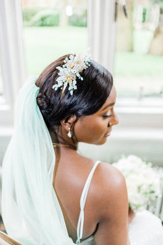 Warren House Kingston bride getting ready