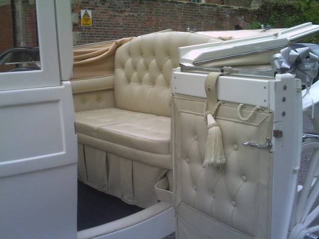 Bramble Farm Carriage Hire, Cars and Horse Drawn Carriages in Wiltshire