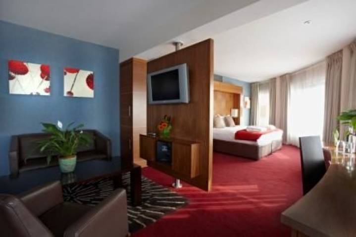 Crown Moran Hotel, Venues in London North