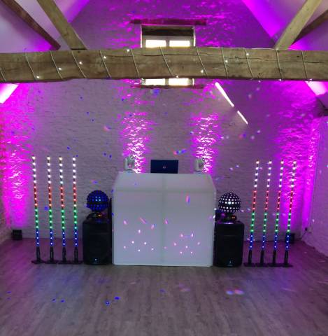 Dave Seamer Disco, Discos & DJ's in Oxfordshire - Stratton Court Barn