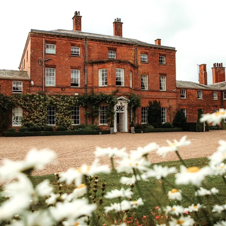 Country House Manor Wedding Venue in Southwell, Norwood Park