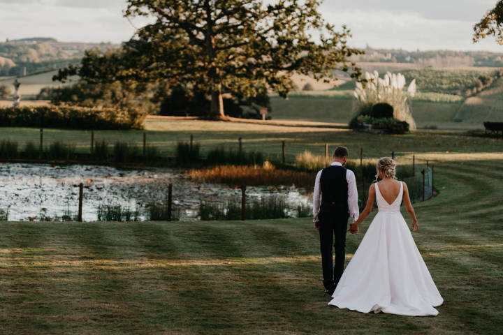 Bride and groom in Davenport gardens 
