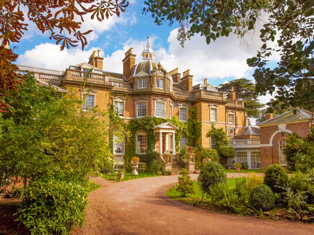 Have the wedding of your dreams at Hampton Court House