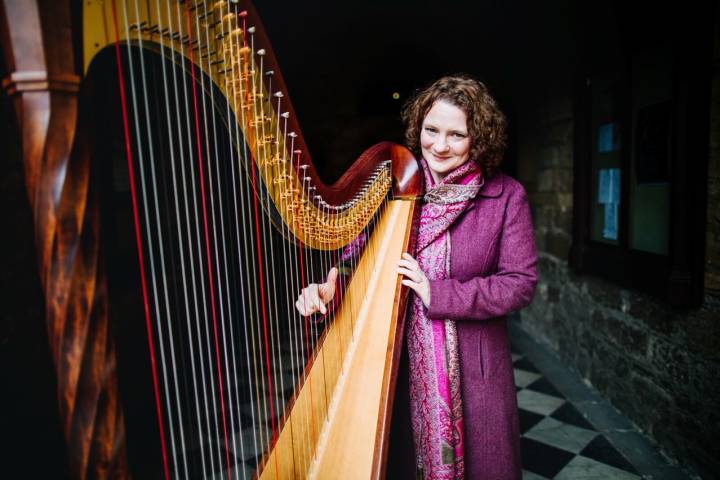 Harpist Jennifer Hill Music in Oxfordshire