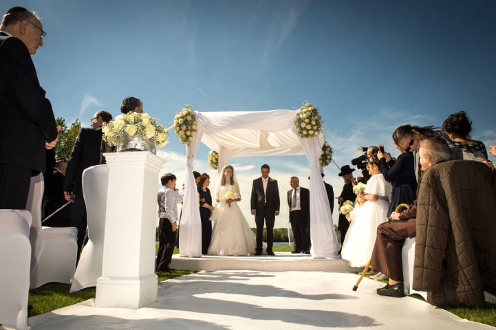 Crowne Plaza Marlow Outdoor Wedding