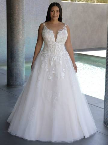 Lush Curve Bridal Bridal Wear in Surrey