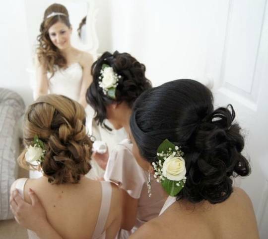 bridesmaids hairstyling