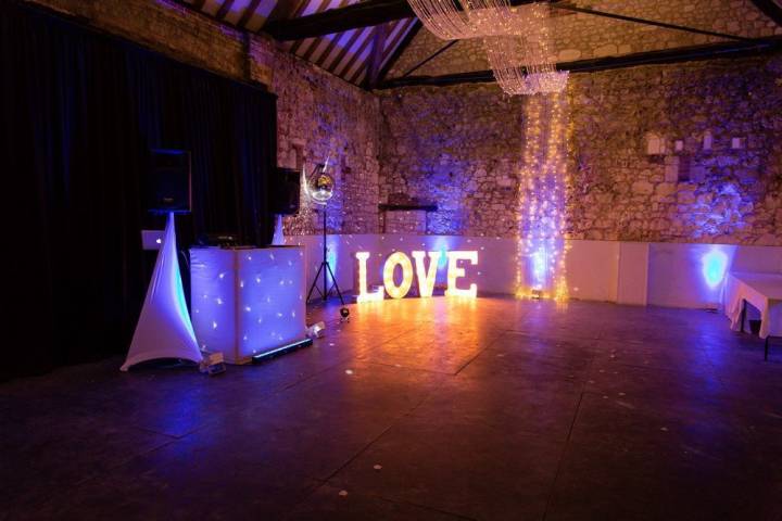 Monks Barn,Venues in Berkshire