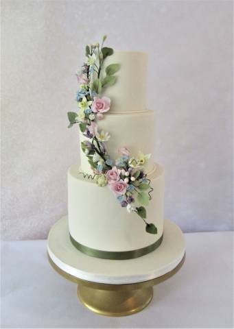 Lisa Adams Cakes Cakes and Sweet Treats in Buckinghamshire