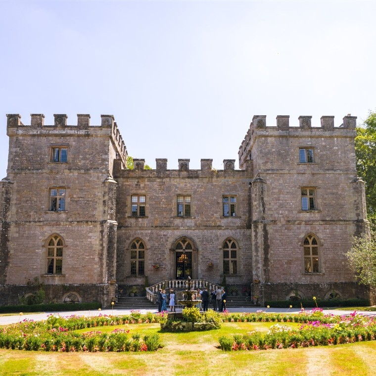 Clearwell Castle and Gardens, Whirlwind weddings Gloucestershire