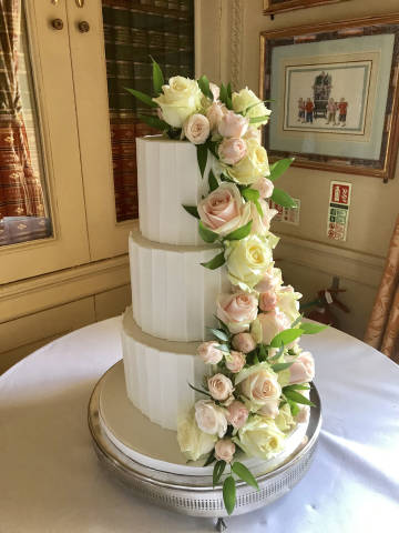 Cake Reference 616 at Stoke Park Club, Stoke Poges