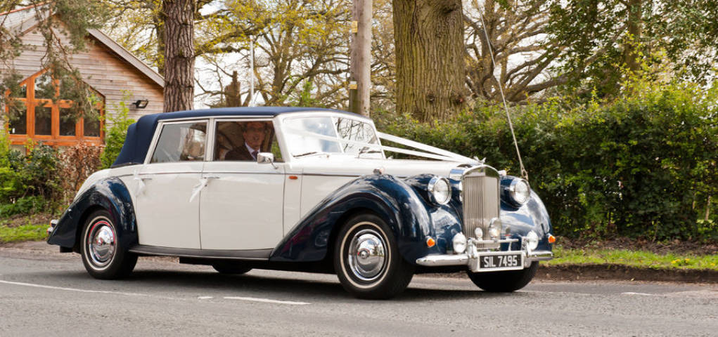 Something Borrowed Wedding Cars, Cars and Horse Drawn Carriages in Oxfordshire