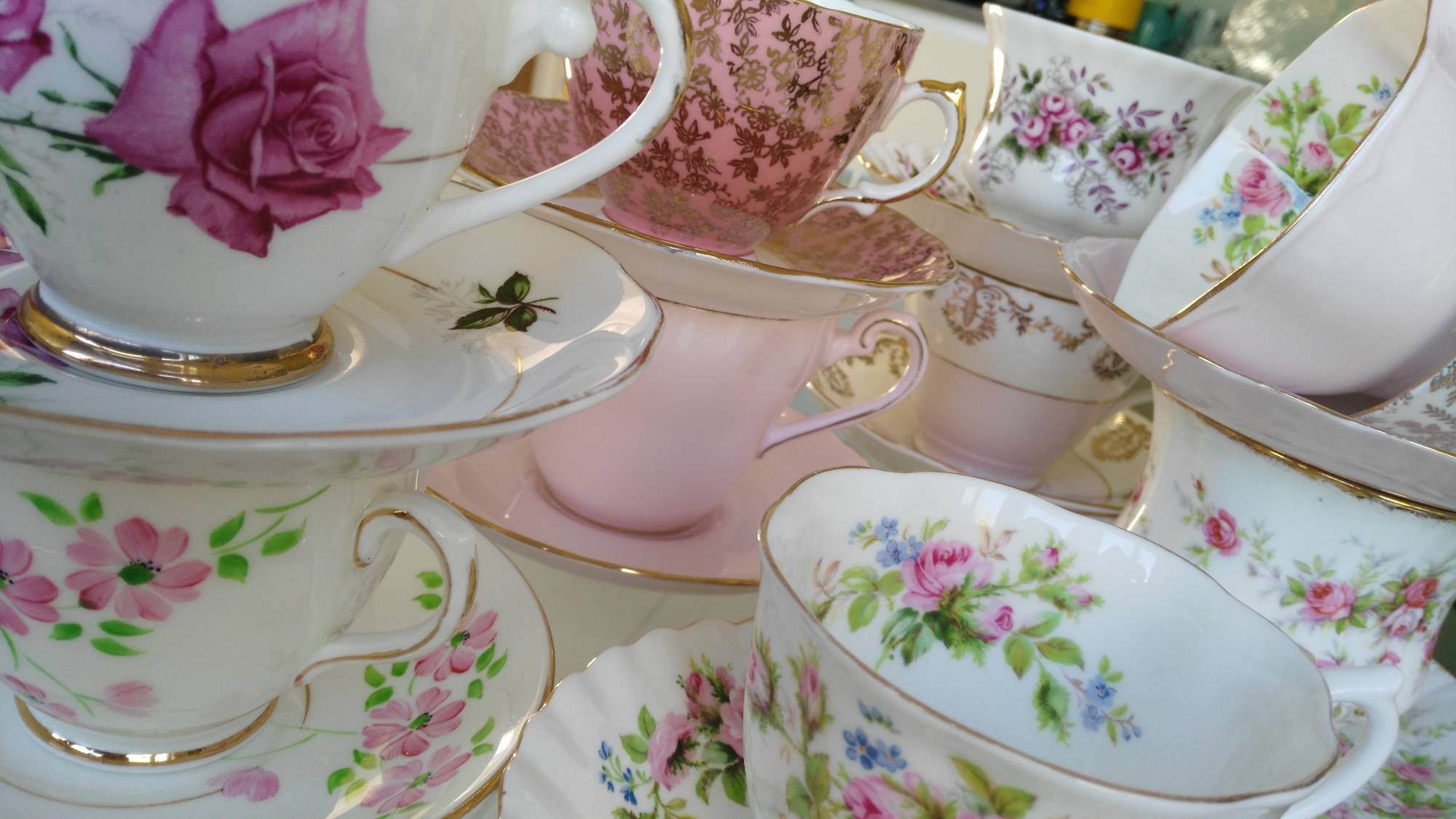 Floral Vintage Crockery Caterers & Catering Hire in Buckinghamshire