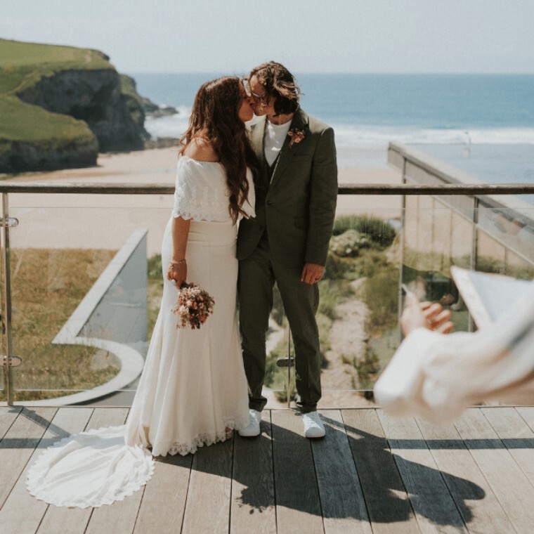 Wedding couple at Scarlet Hotel