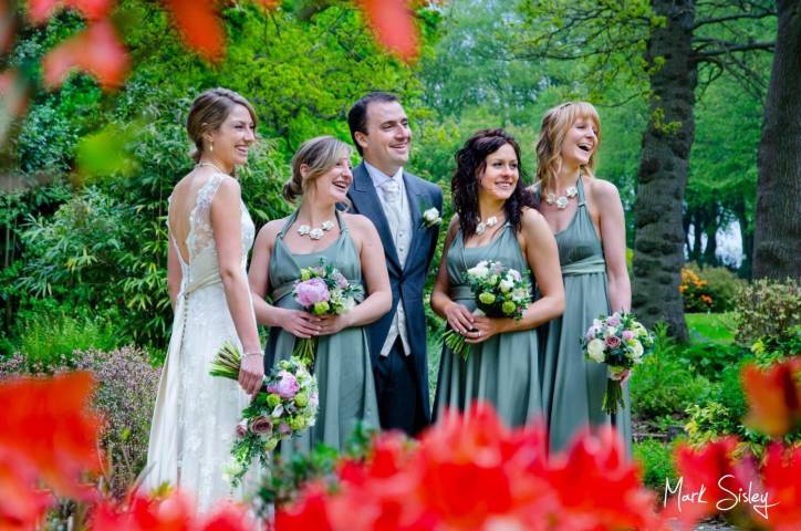 Chartridge Lodge has stunning options for wedding pictures