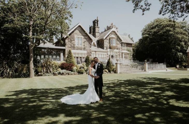 Set in 10 acres of Spectacular Grounds