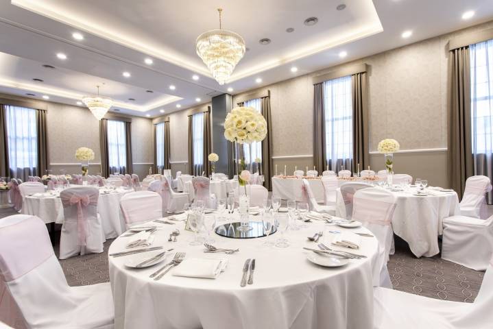 Villiers Hotel Wedding Venue,Venues in Buckinghamshire