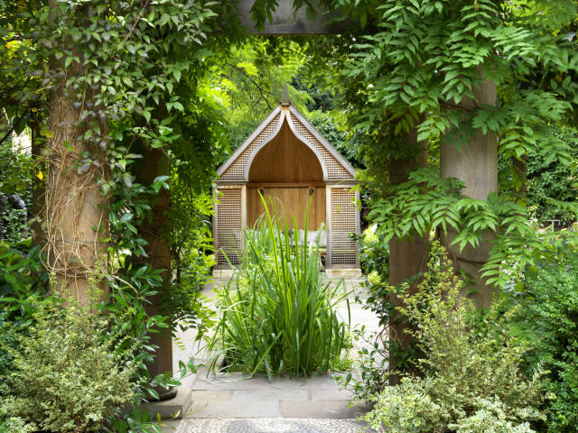 Number Sixteen,Venues in West London