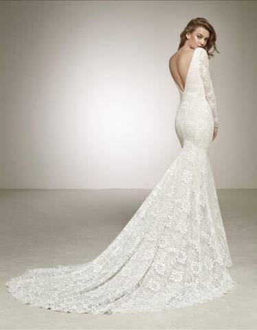 Mirror Mirror ,Bridal Wear in London - North