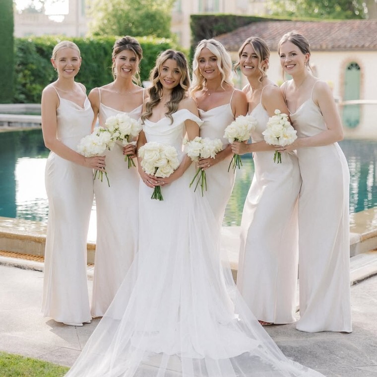 I create beautiful, refined bridal hairstyles for weddings across Warwickshire and the Cotswolds. My work focuses on soft texture, clean lines and a relaxed, calming experience for every bride.