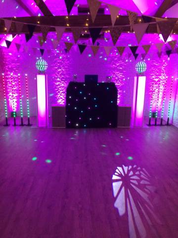 Dave Seamer Disco, Discos & DJ's in Oxfordshire - Stratton Court Barn