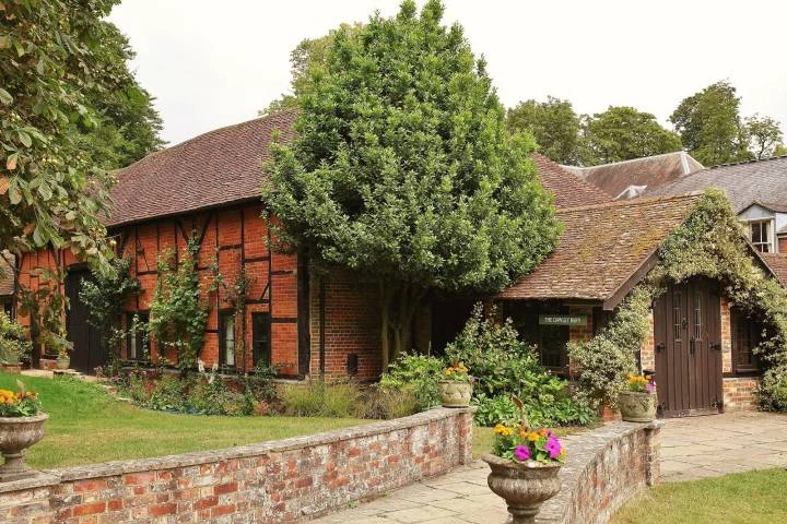 Lainston House Wedding Venue in Hampshire – Outdoor Ceremony