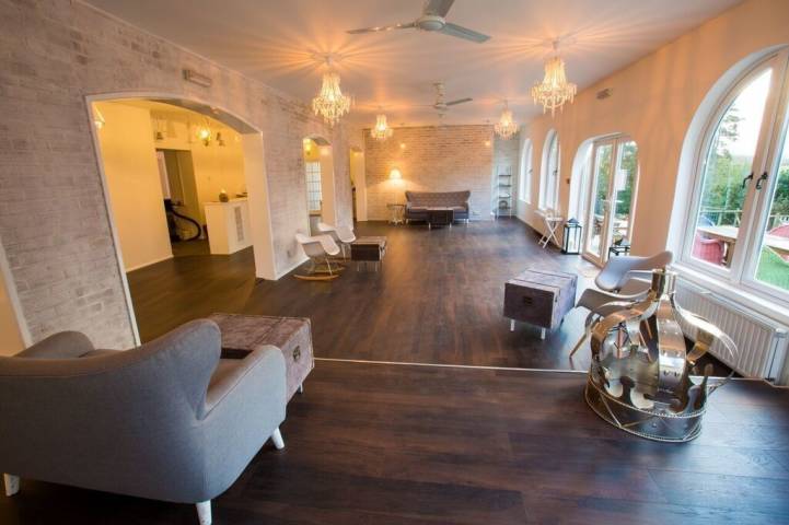 Gray Manor Hotel, Venues in Wiltshire
