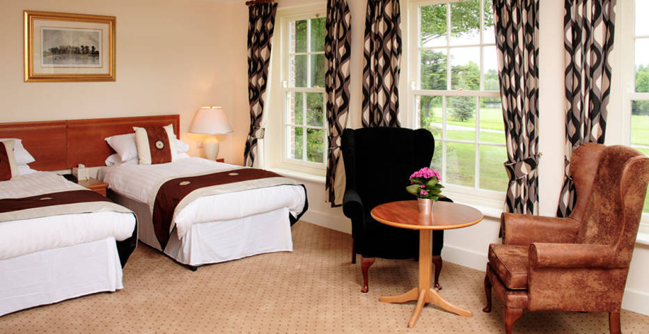 Donnington Grove Golf & Country Club - wedding venue in Berkshire - newbury wedding venue. Golf club