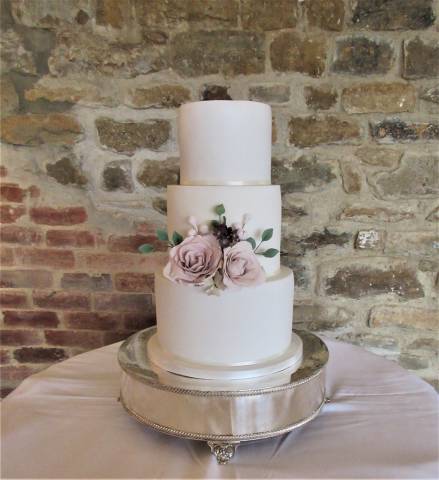 Lisa Adams Cakes Cakes and Sweet Treats in Buckinghamshire