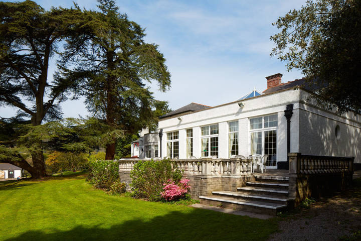 Manor Parc Hotel , Venues in Cardiff, hotel grounds