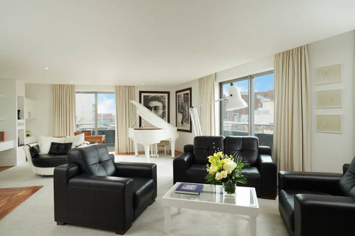 Hard Days Night Hotel,Venues in Merseyside