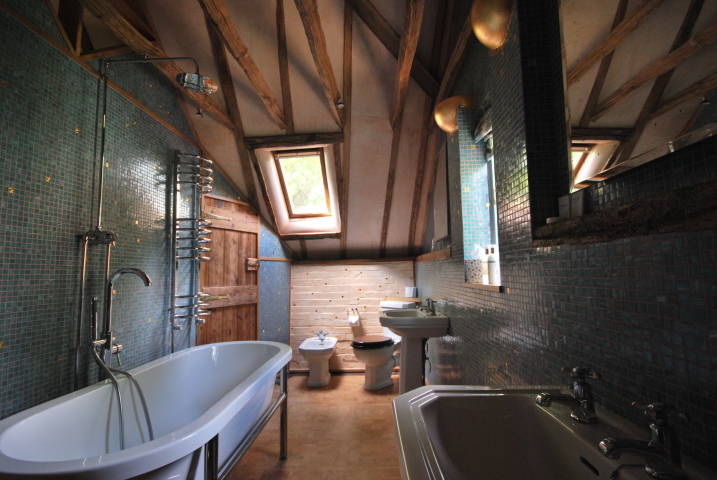 Ridge Farm,Venues in Surrey