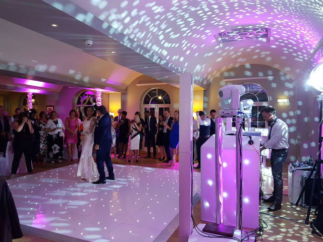 DJ2K Professional Wedding DJs,Discos & DJ's in Surrey