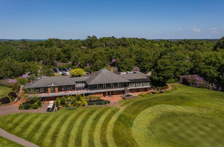 Bearwood Lakes Golf Club rear view