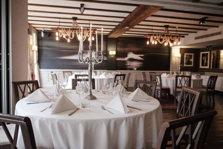 The White Swan Hotel - small hotel wedding venue in warwickshire