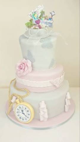 Themed wedding cake - Alice