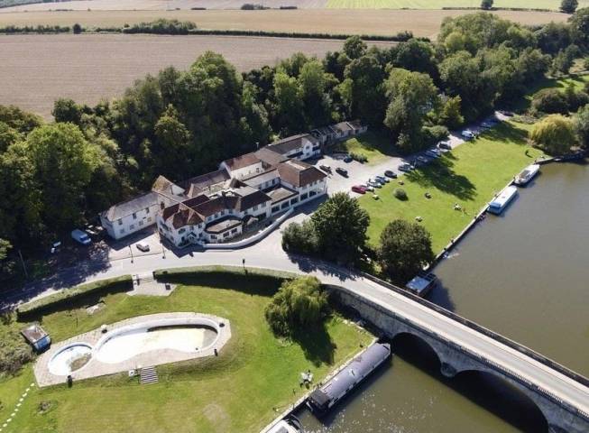 Shillingford Bridge Hotel Venues in Oxfordshire