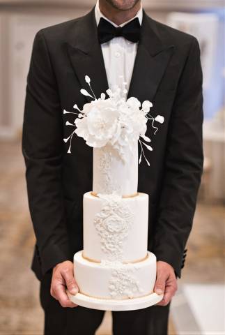 Lisa Adams Cakes Cakes and Sweet Treats in Buckinghamshire