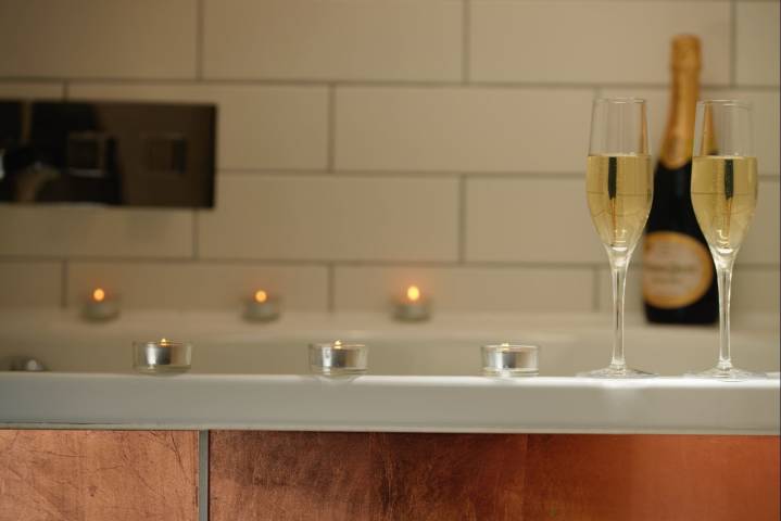 Berkeley Suites,Guest Accommodation in Bristol and Somerset