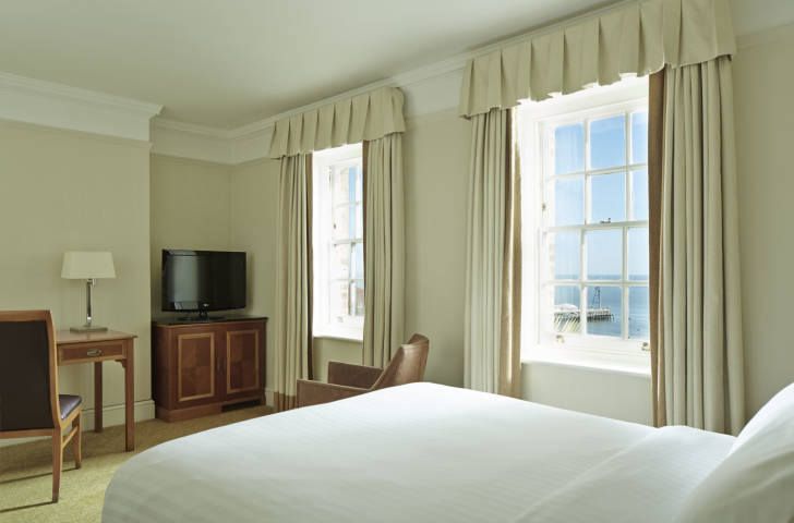 Bournemouth Highcliff Marriott Hotel,Guest Accommodation in Dorset