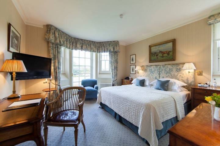 Jockey Club Rooms, Accommodation