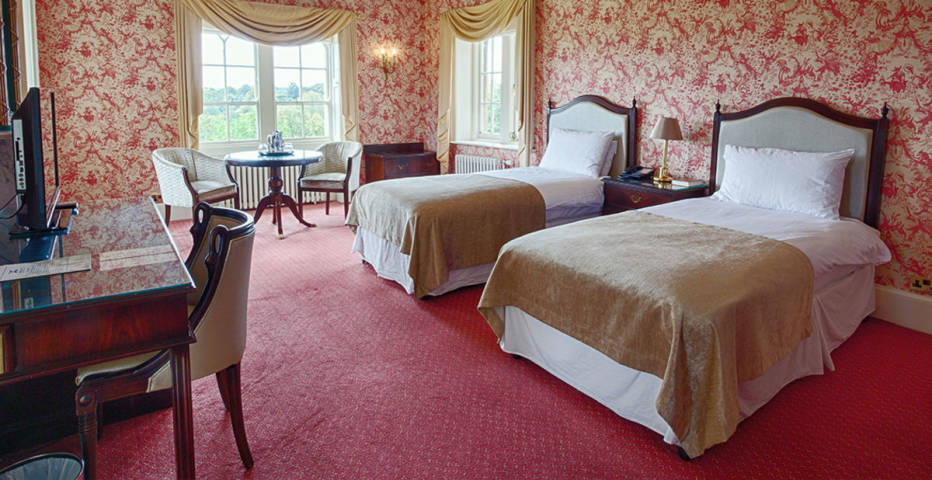 Donnington Grove Golf & Country Club - wedding venue in Newbury, Berkshire - Donnington Grove weddin